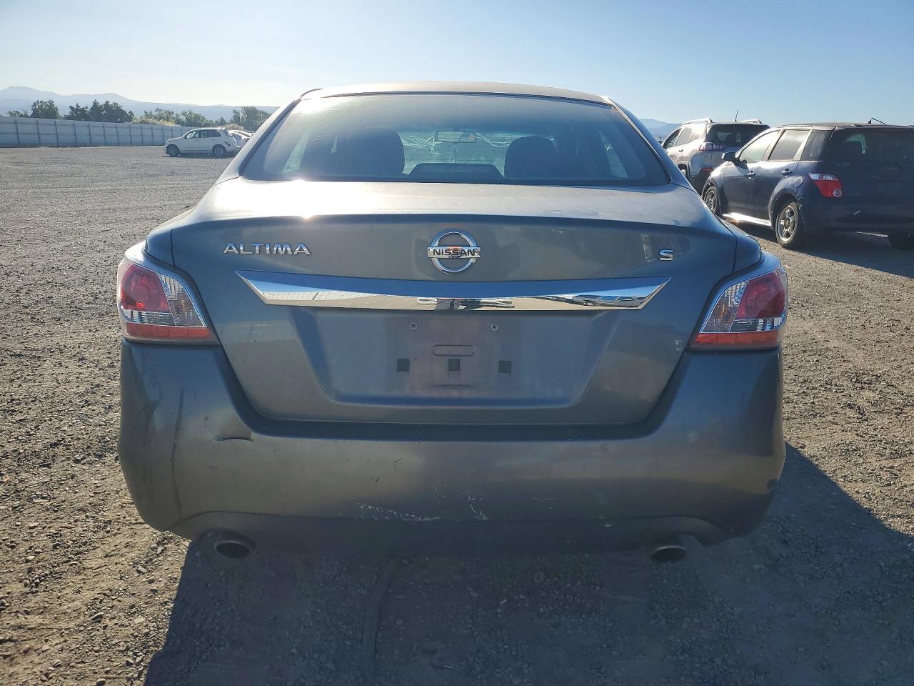 2015 Nissan Altima 2.5 S - Фото 6