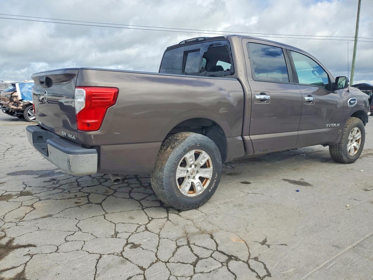 2017 Nissan Titan S - Фото 3