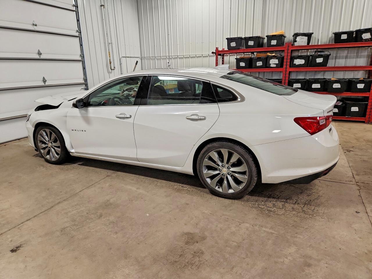 2016 Chevrolet Malibu Premier - Фото 2