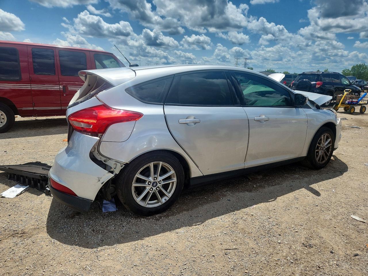 2016 Ford Focus Se - Фото 3