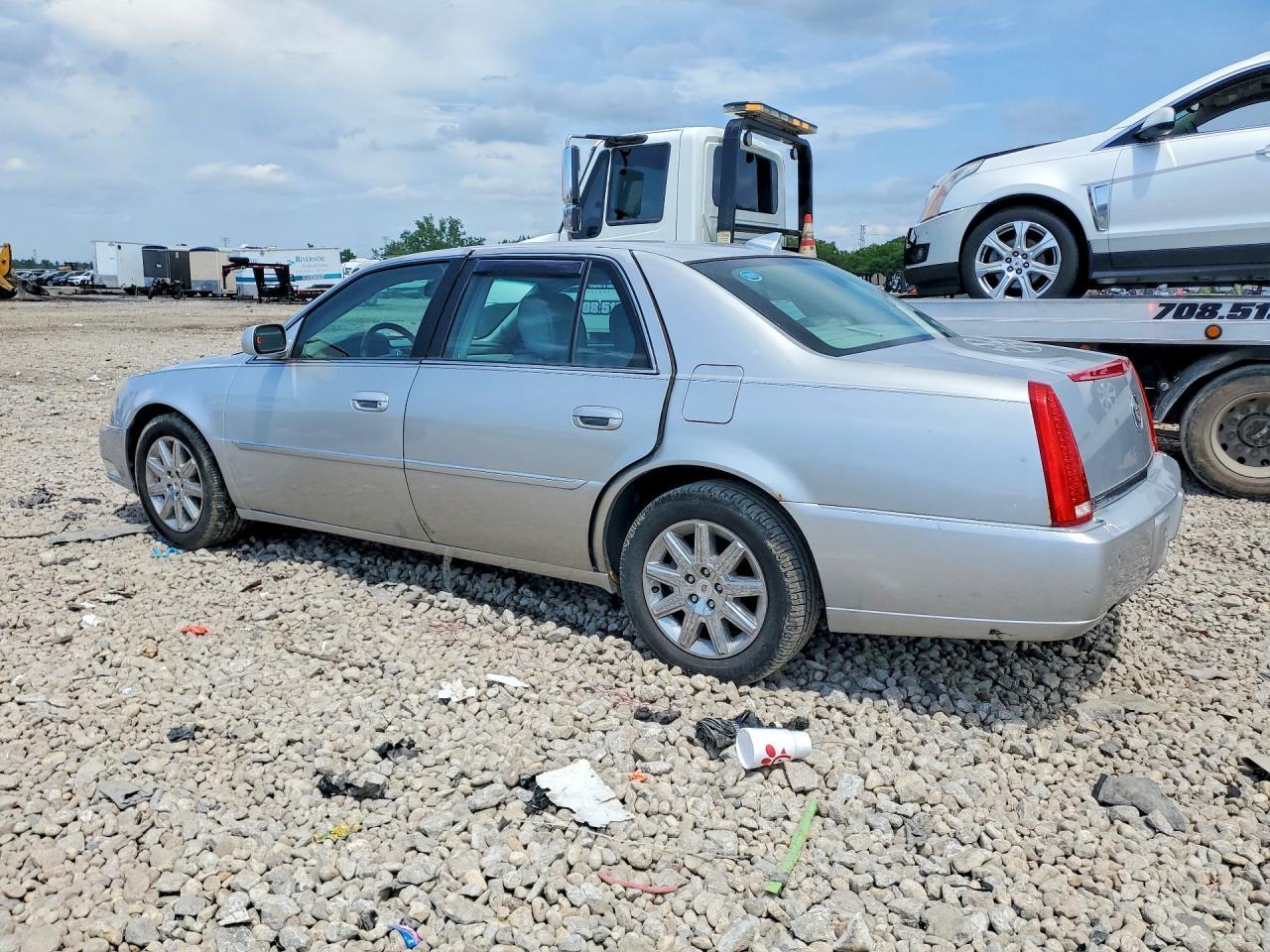 2011 Cadillac Dts Premium Collection - Фото 2