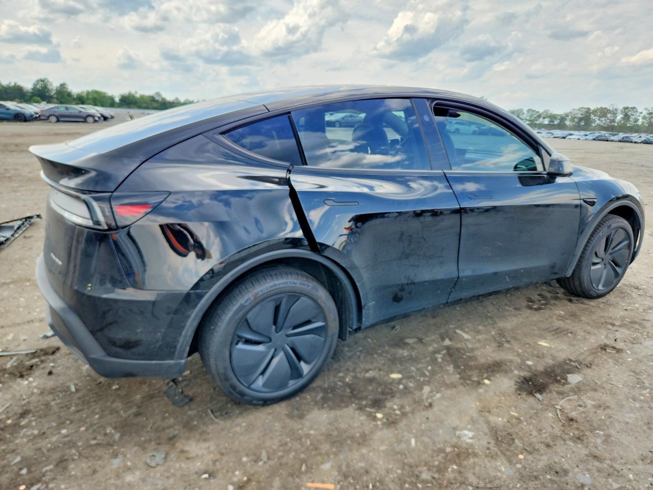 2026 Tesla Model Y - Фото 3