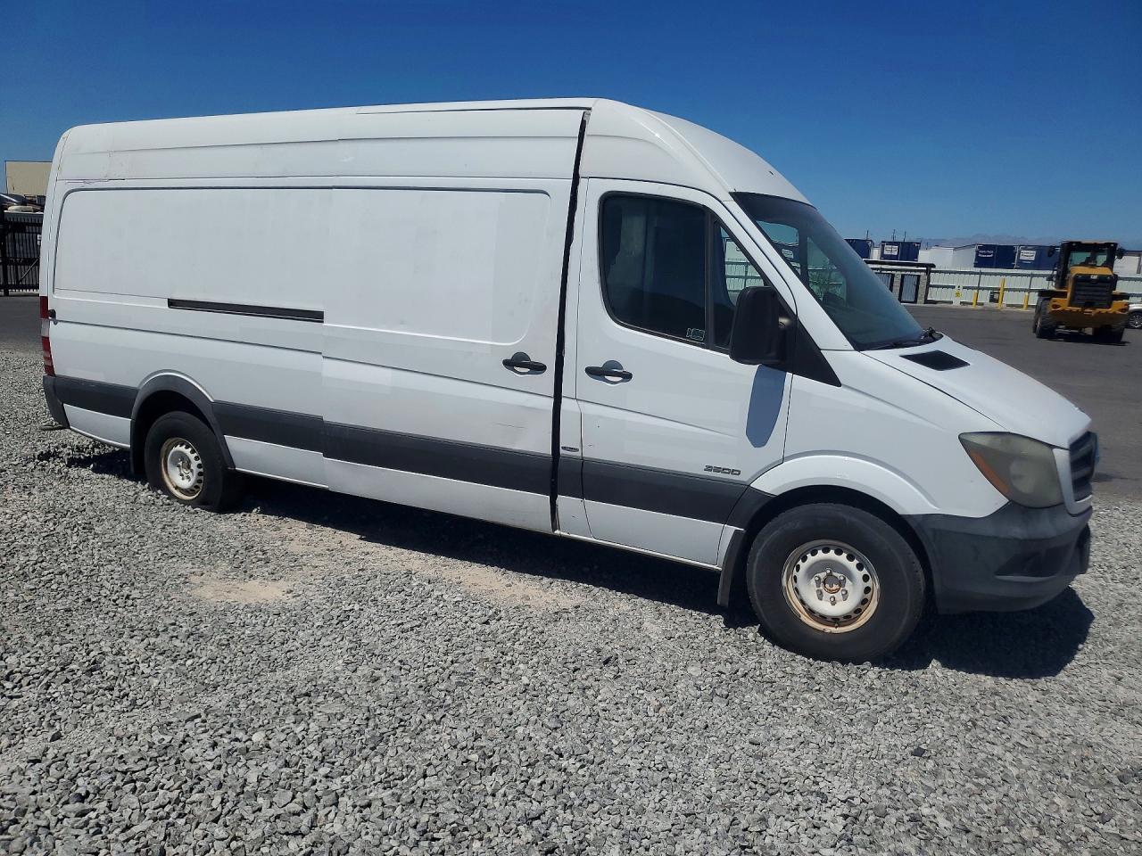 2015 Mercedes Benz Sprinter 2500 Delivery Van - Фото 4