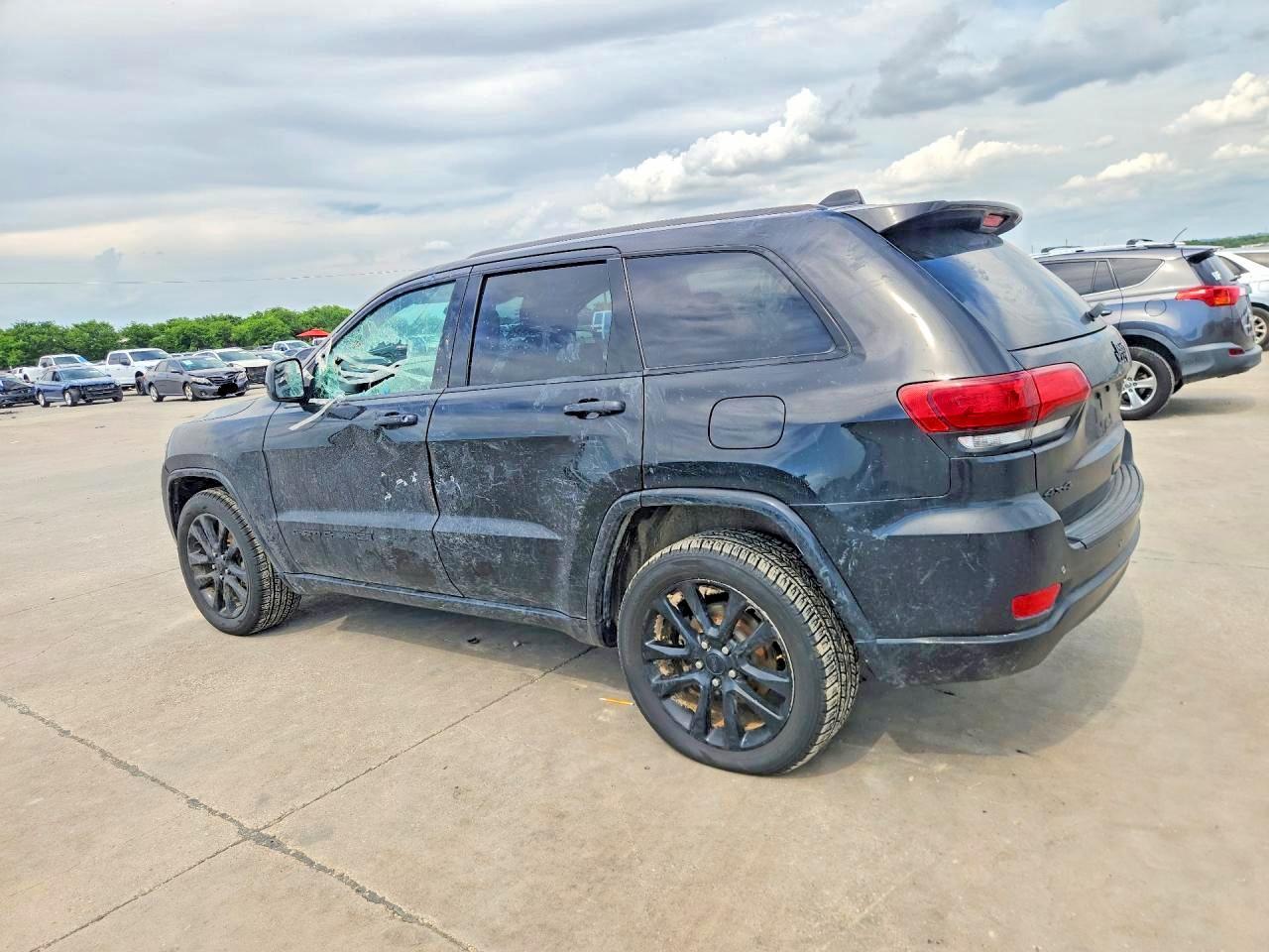2018 Jeep Grand Cherokee Laredo - Фото 2