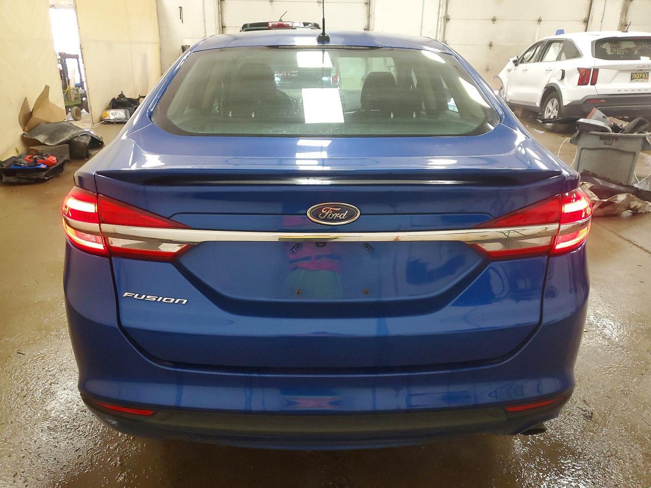 2017 Ford Fusion S - Фото 6