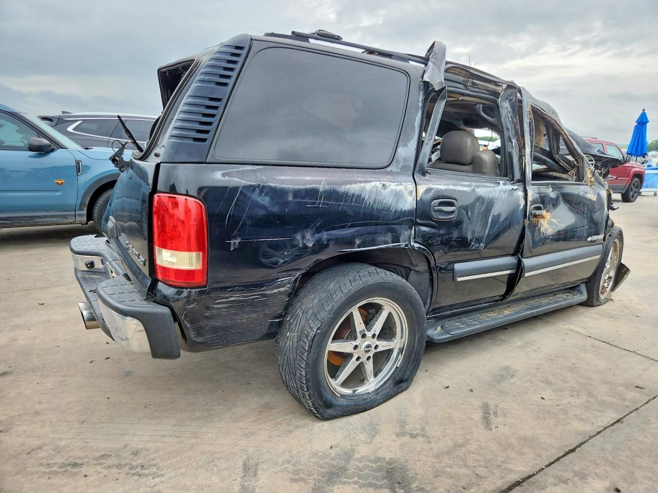 2002 Chevrolet Tahoe C1500 - Image 3