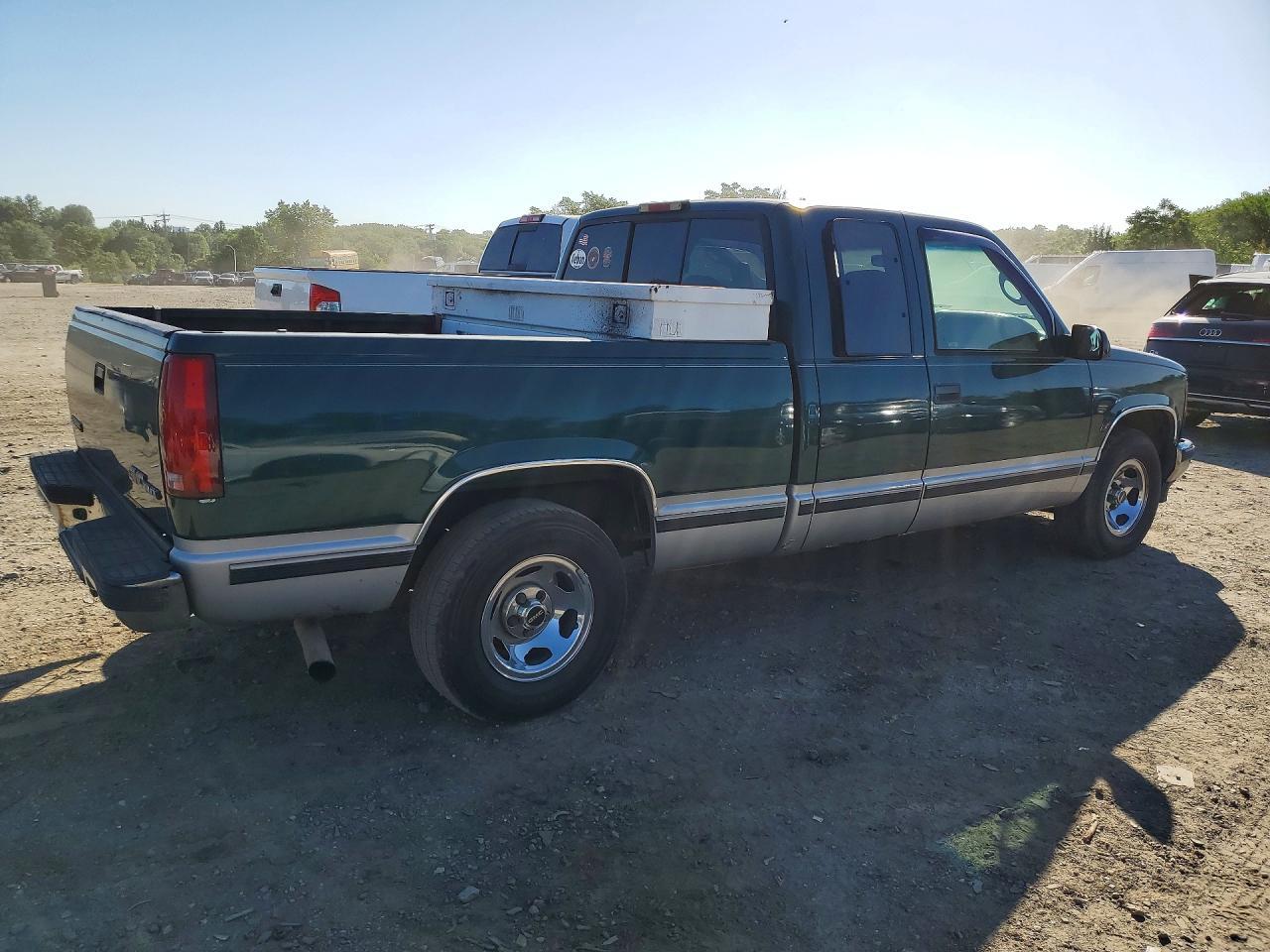 1997 GMC Sierra C1500 - Image 3