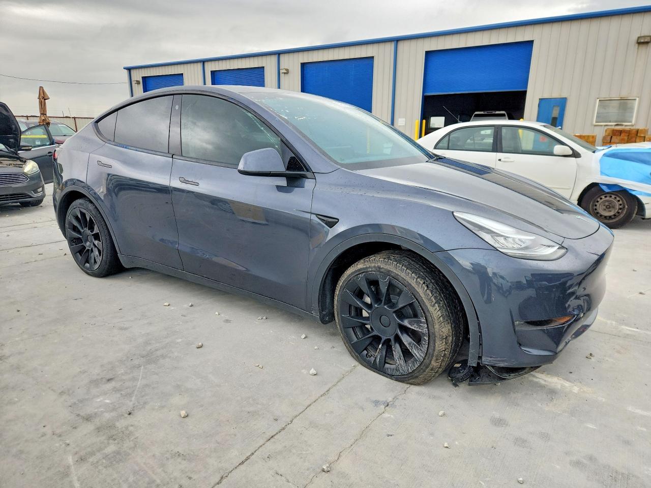 2023 Tesla Model Y - Image 4