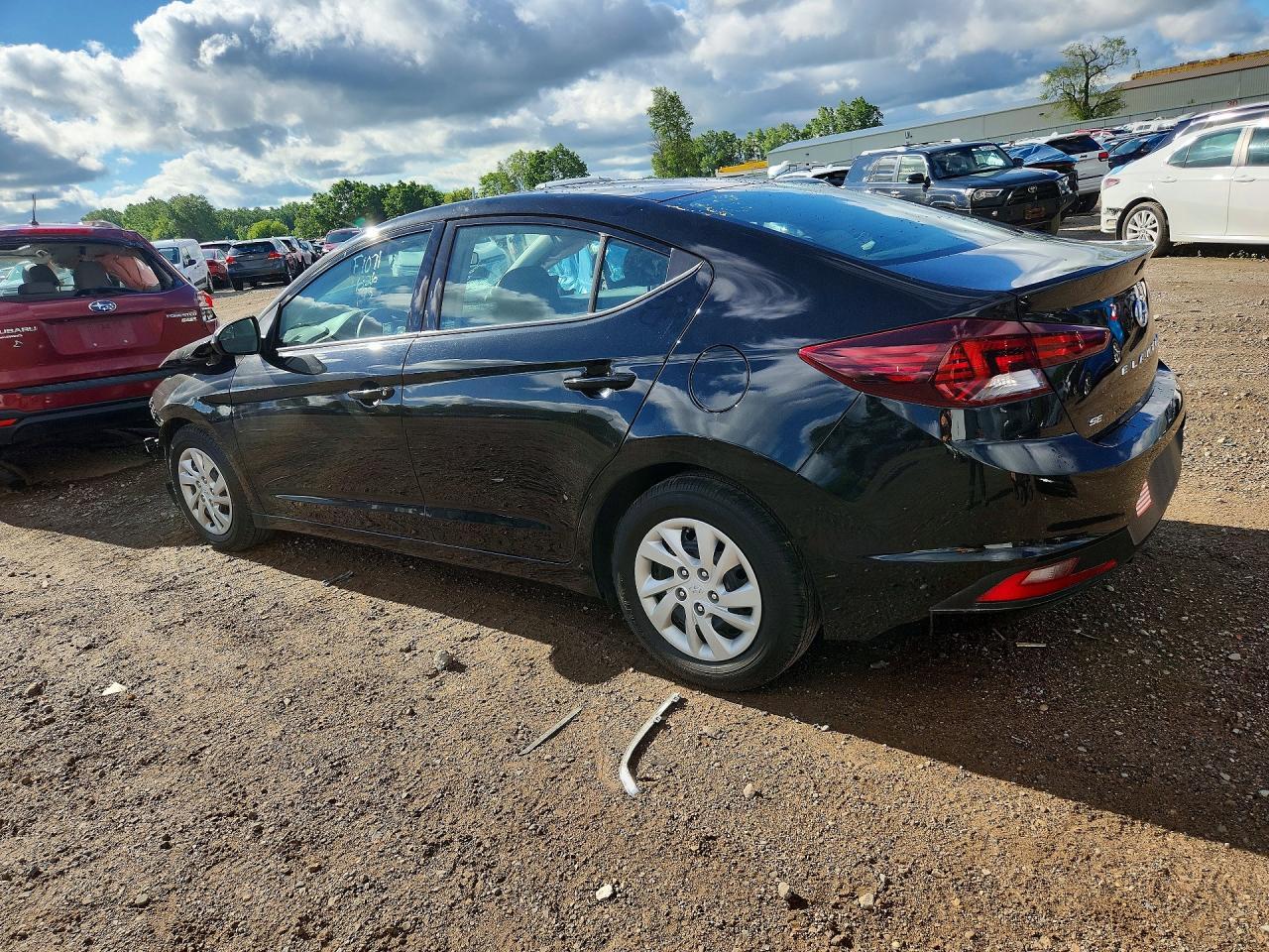 2019 Hyundai Elantra Se - Фото 2