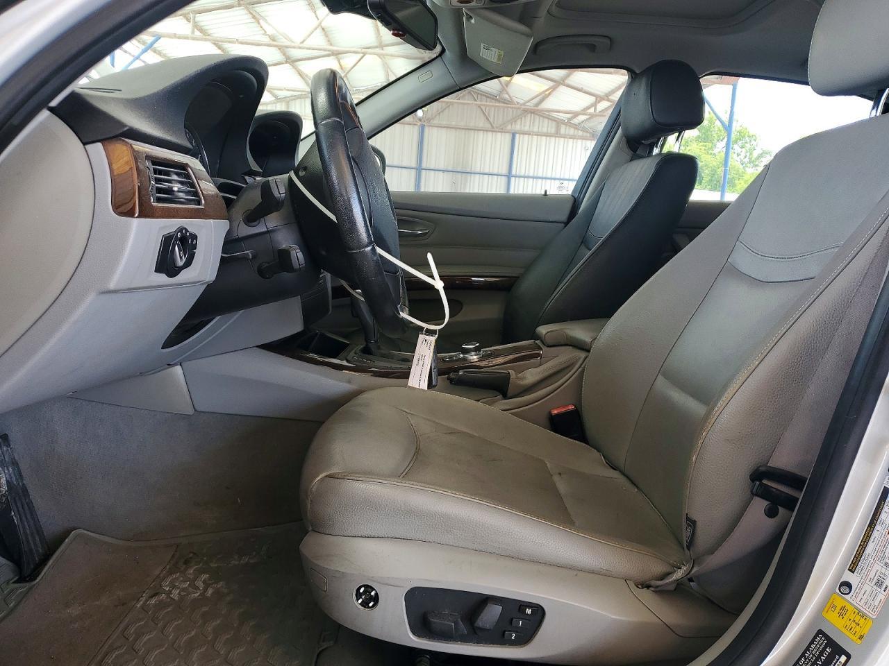 2011 BMW 328 I - Image 7