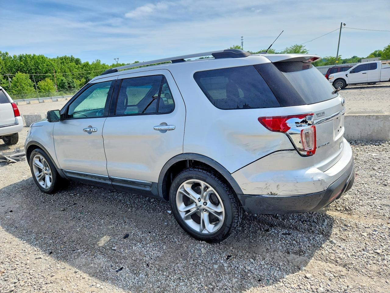 2014 Ford Explorer Limited - Image 2