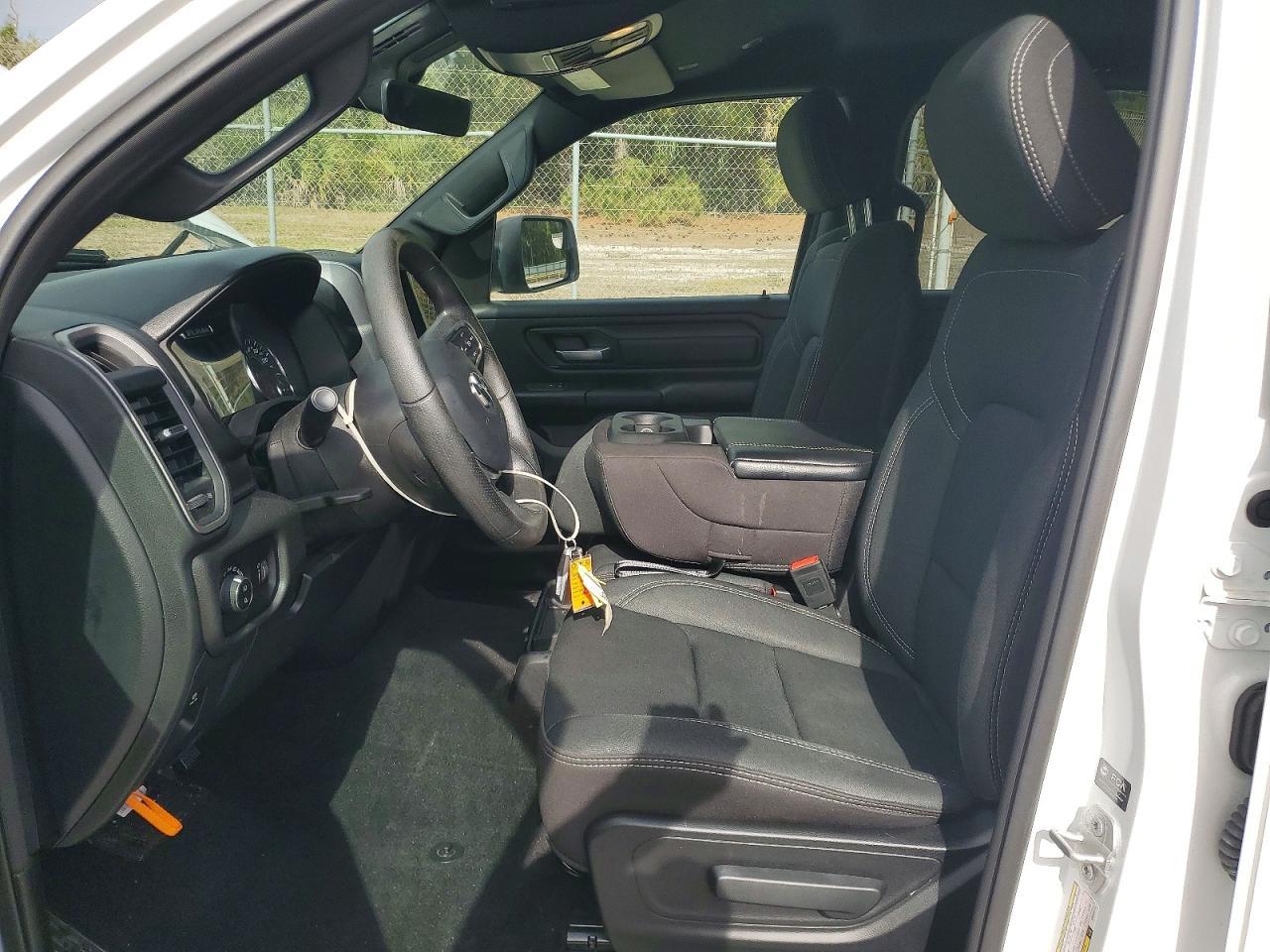 2025 Ram 1500 Tradesman - Фото 7