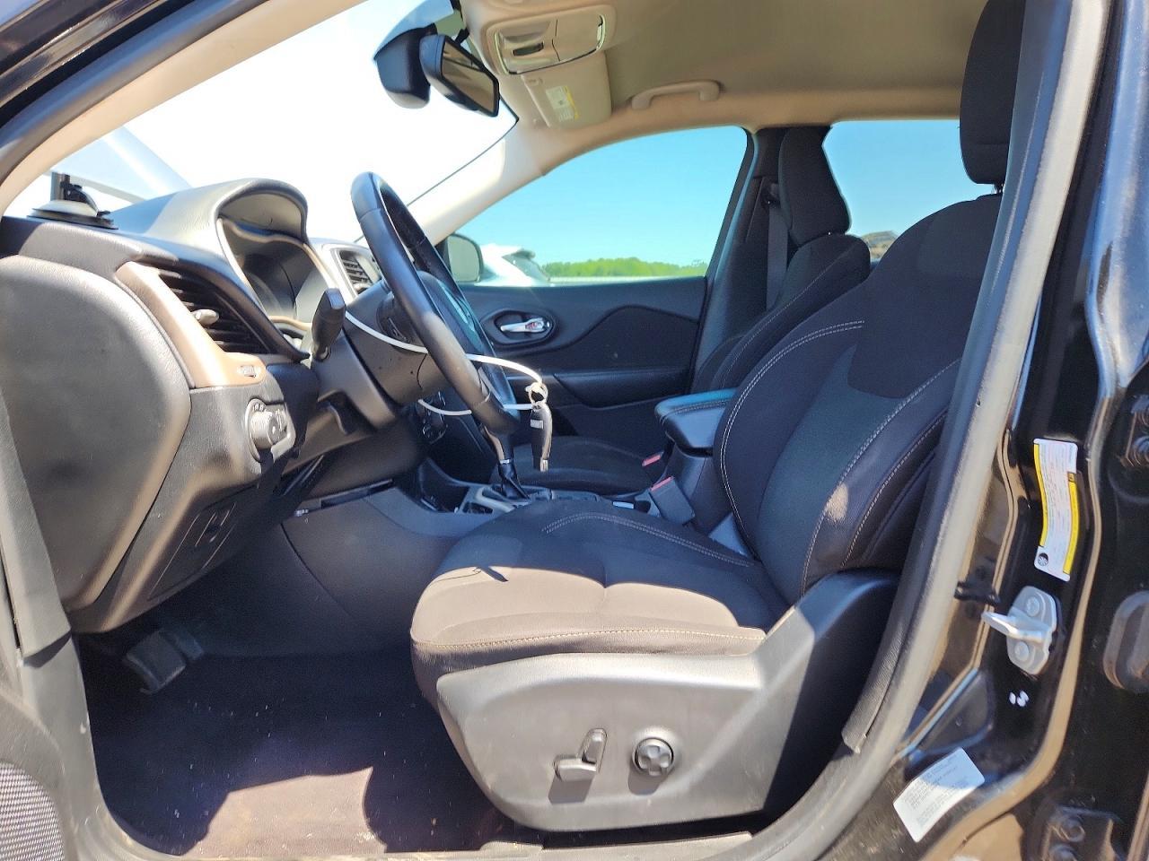 2017 Jeep Cherokee Latitude - Image 7