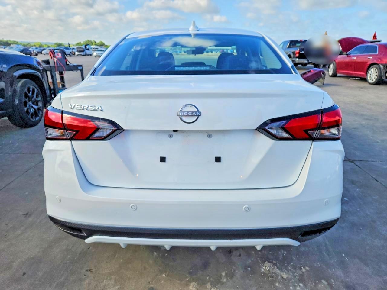 2025 Nissan Versa Sv - Image 6