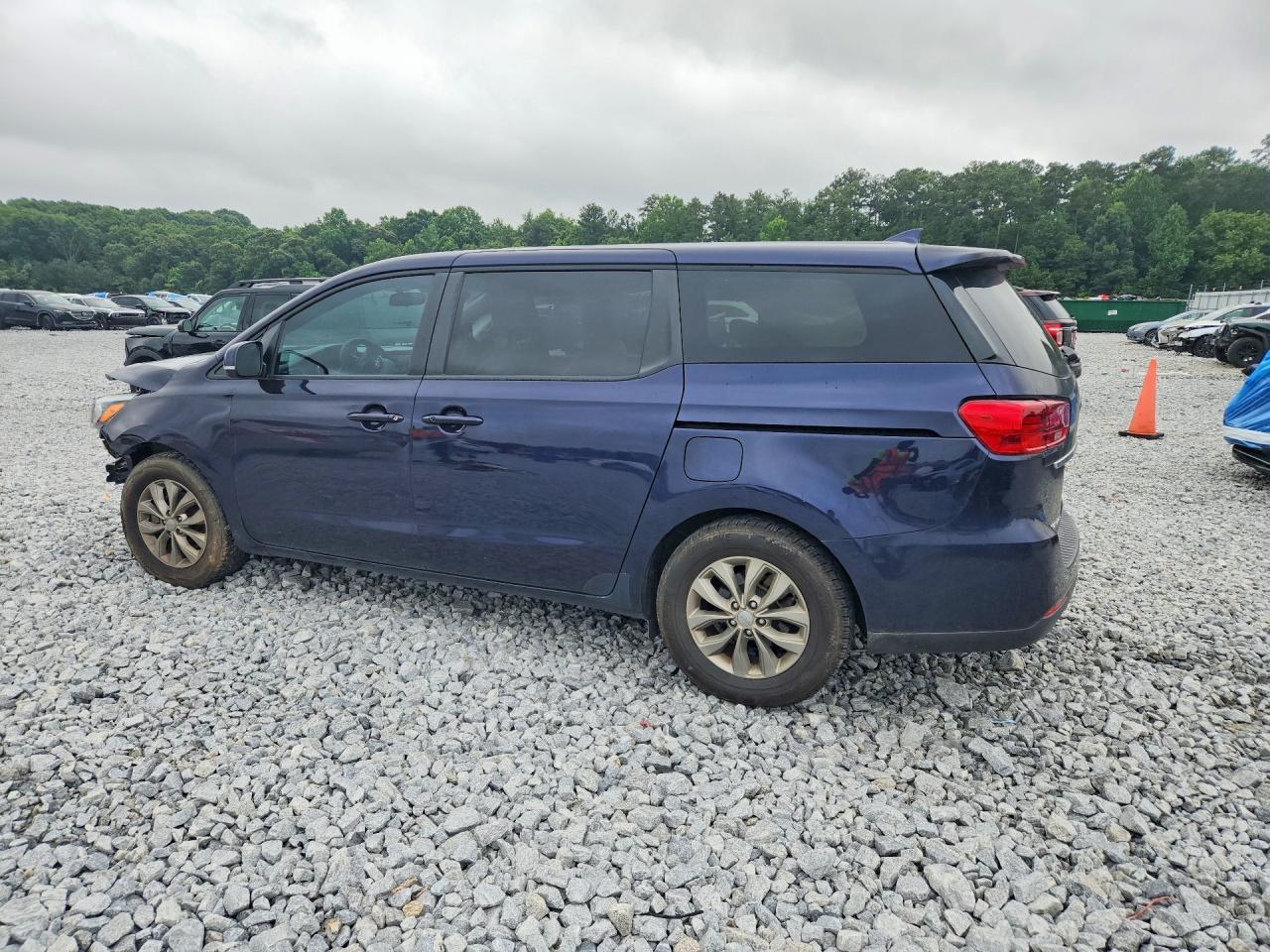 2021 Kia Sedona Lx - Image 2