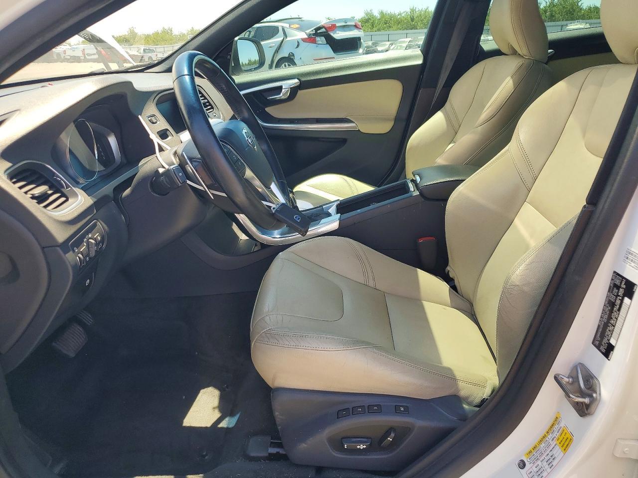 2016 Volvo S60 Premier - Фото 7