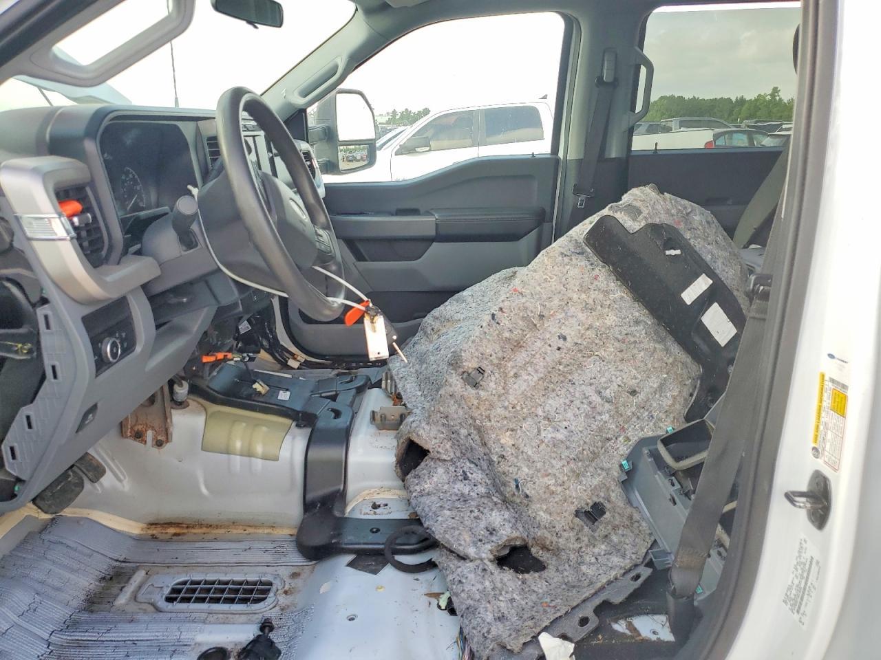 2024 Ford F250 Super Duty - Фото 7