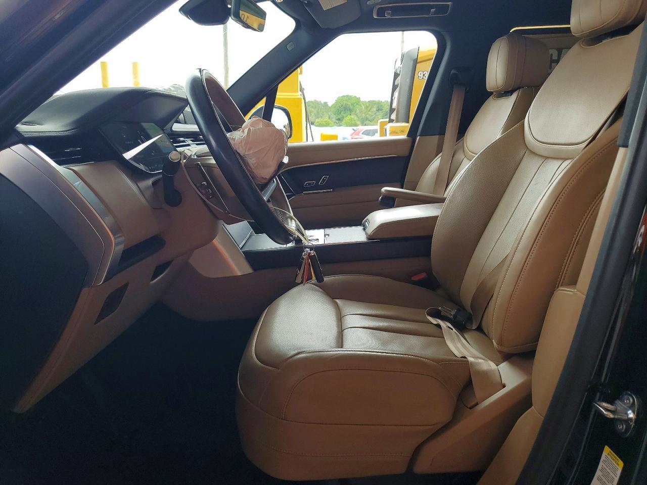 2025 Land Rover Range Rover Se - Image 7