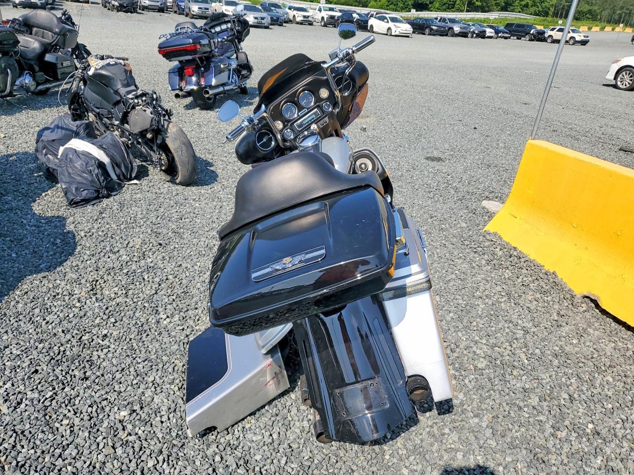 2003 Harley-Davidson Flhtcui Anniversary - Фото 4