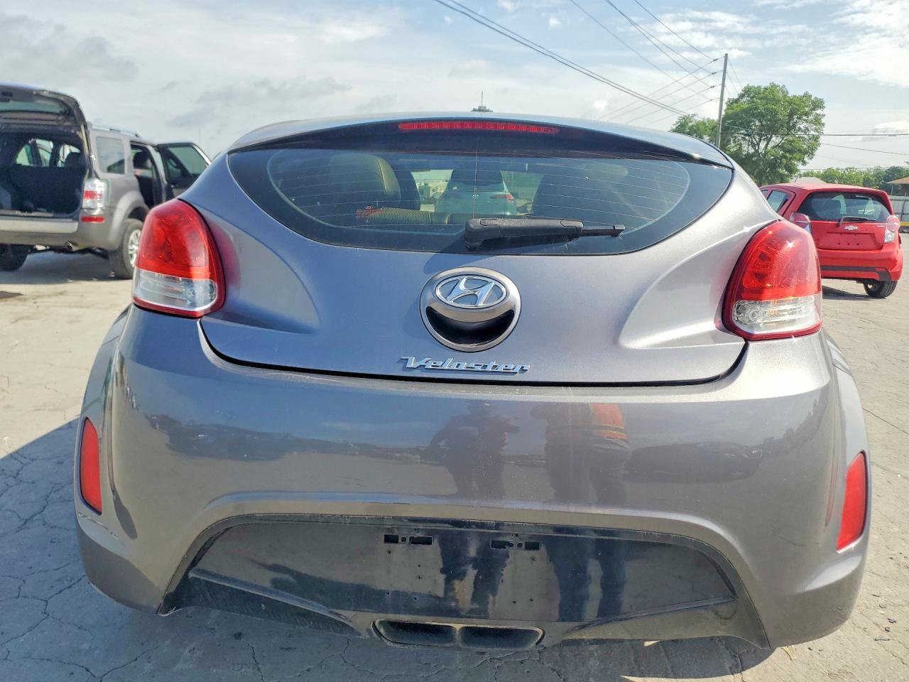 2012 Hyundai Veloster Base - Image 6