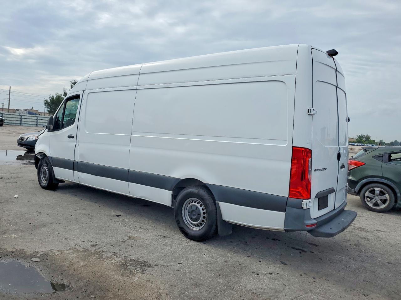 2022 Mercedes-Benz Sprinter 2500 - Фото 2