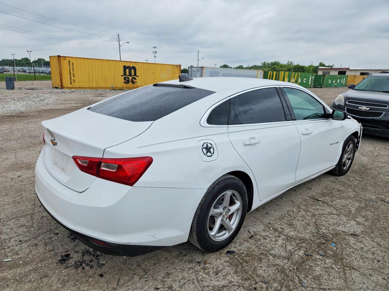 2017 Chevrolet Malibu Ls - Фото 3