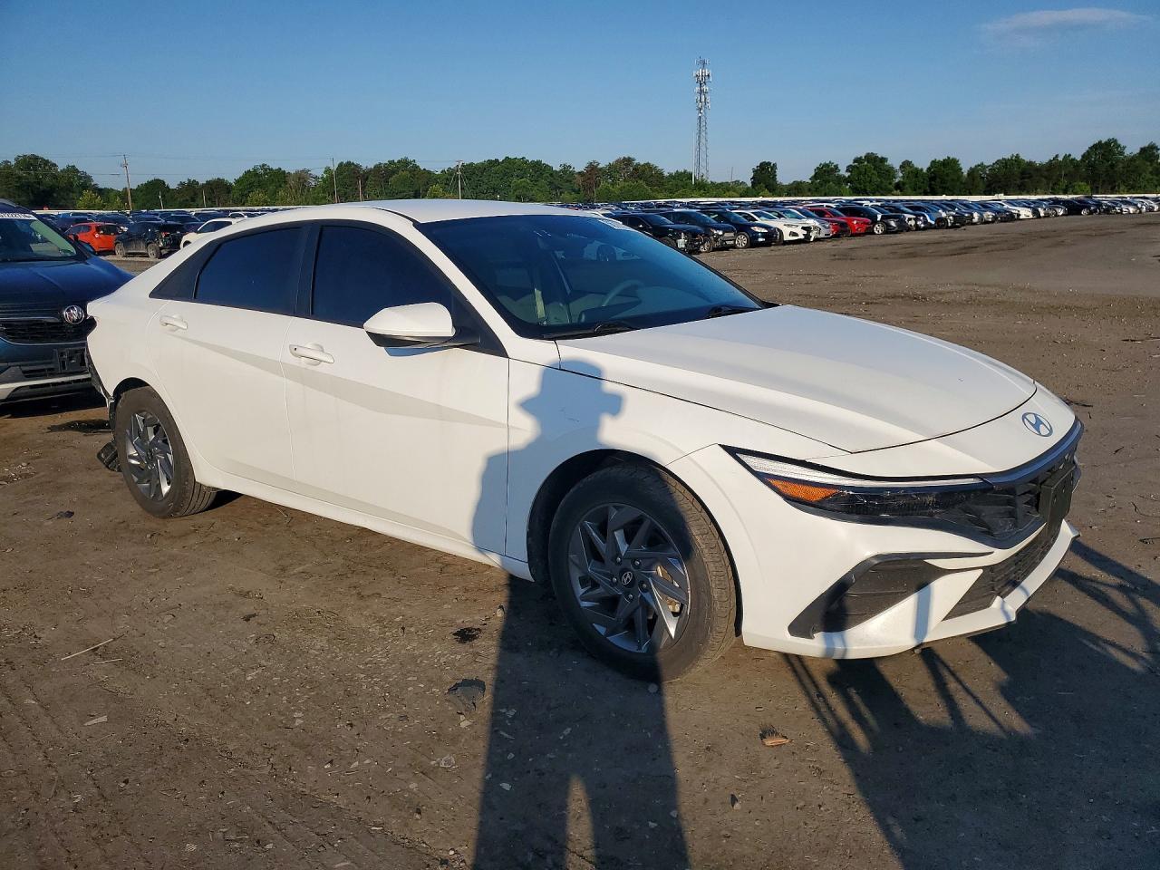 2024 Hyundai Elantra Sel - Image 4