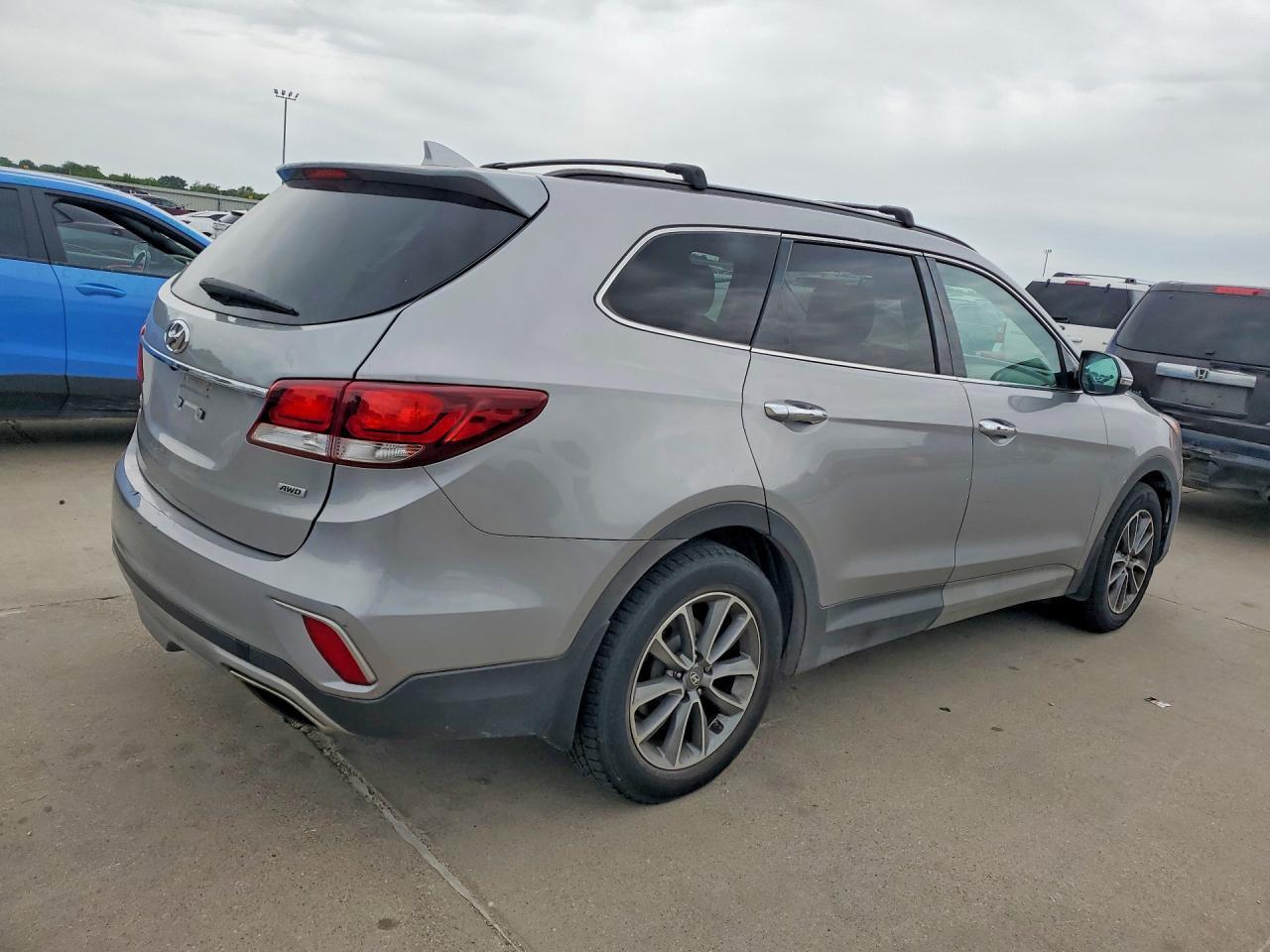 2018 Hyundai Santa Fe Se - Image 3