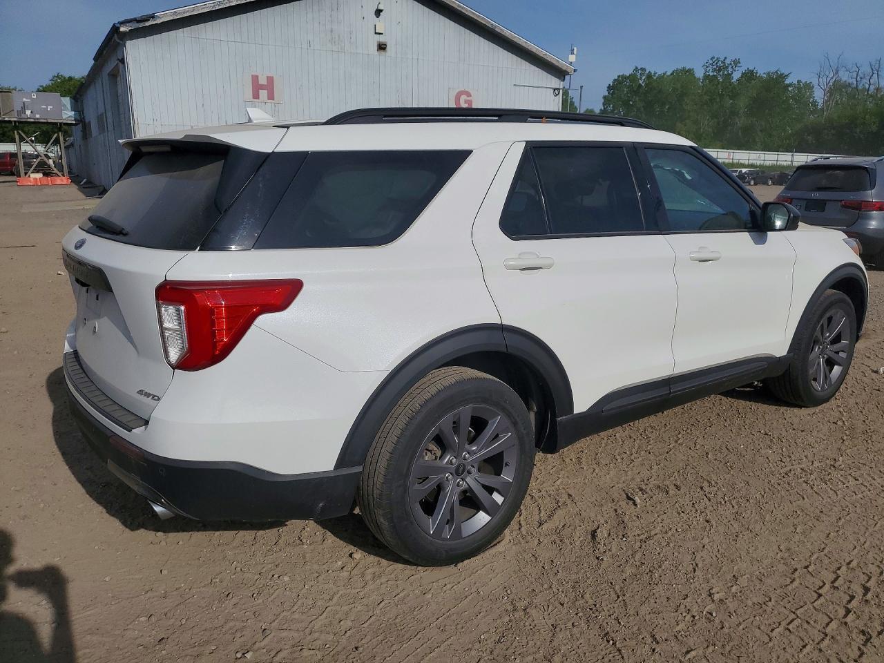 2024 Ford Explorer Xlt - Image 3