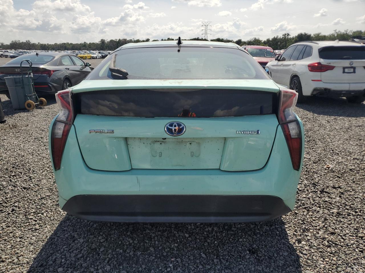 2016 Toyota Prius Three - Фото 6