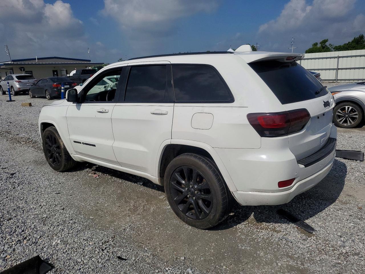2018 Jeep Grand Cherokee Lared - Фото 2