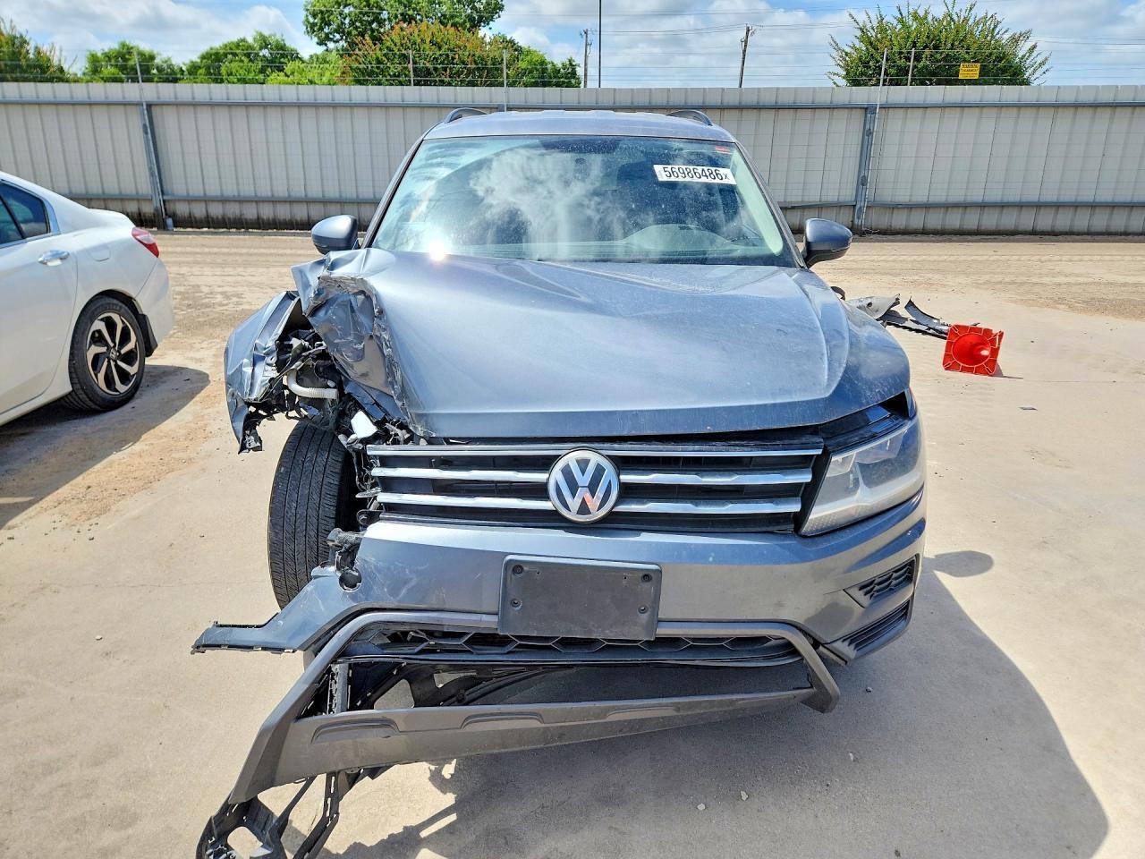 2020 Volkswagen Tiguan S - Фото 5