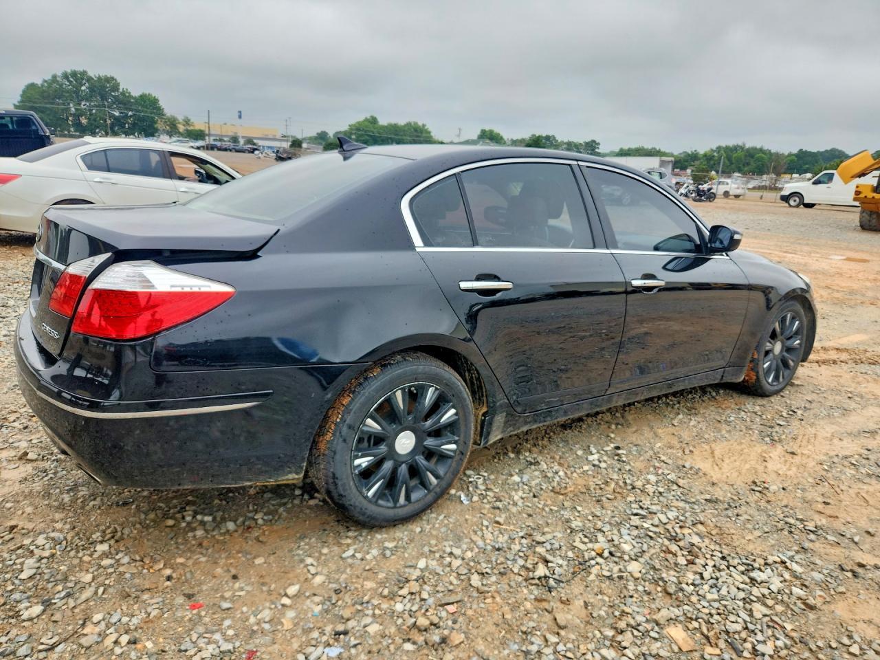 2011 Hyundai Genesis 3.8L - Image 3