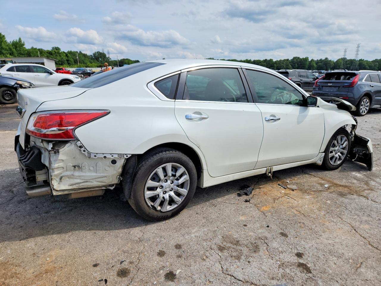 2015 Nissan Altima 2.5 S - Фото 3