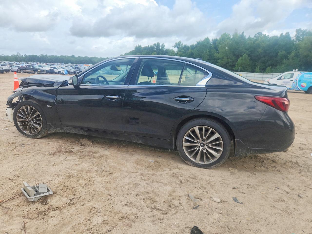 2018 Infiniti Q50 3.0T Luxe - Image 2