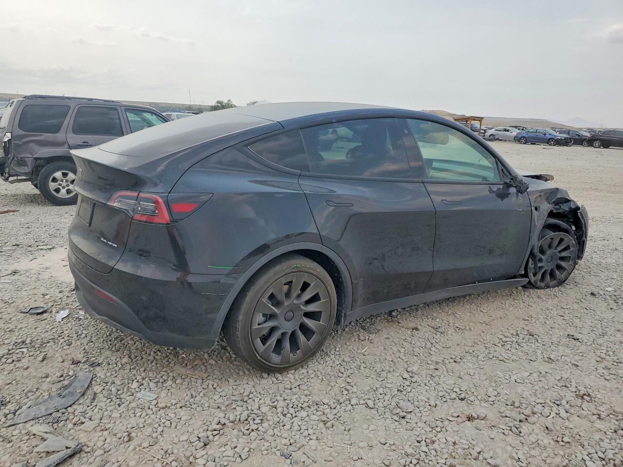 2022 Tesla Model Y - Фото 3