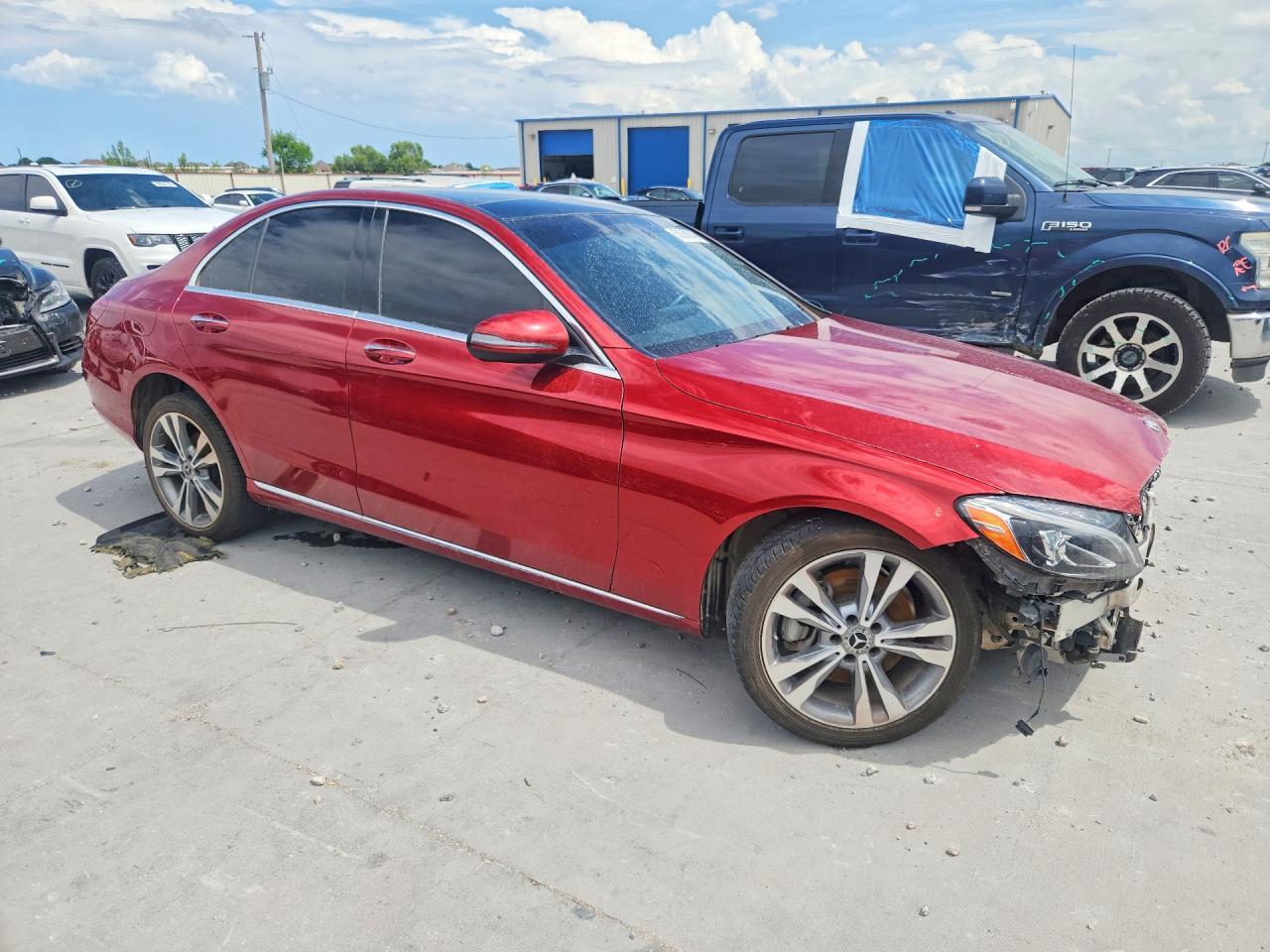 2018 Mercedes-Benz C 300 4Matic - Фото 4