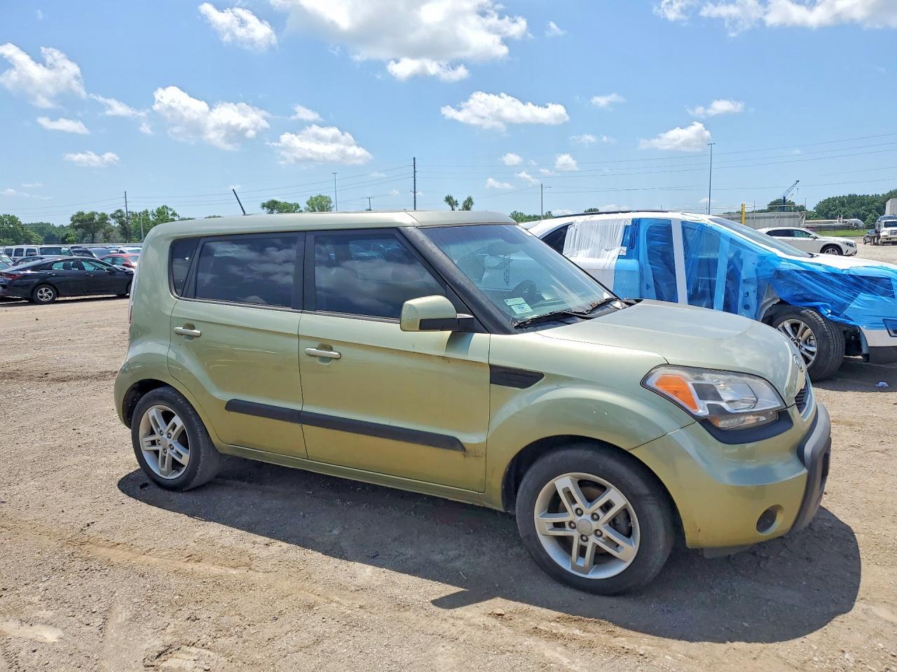2011 Kia Soul + - Image 4