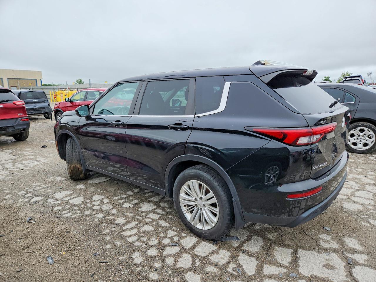2023 Mitsubishi Outlander Es - Image 2