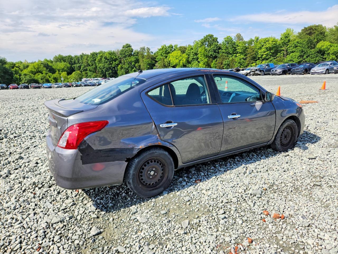 2018 Nissan Versa Sv - Фото 3