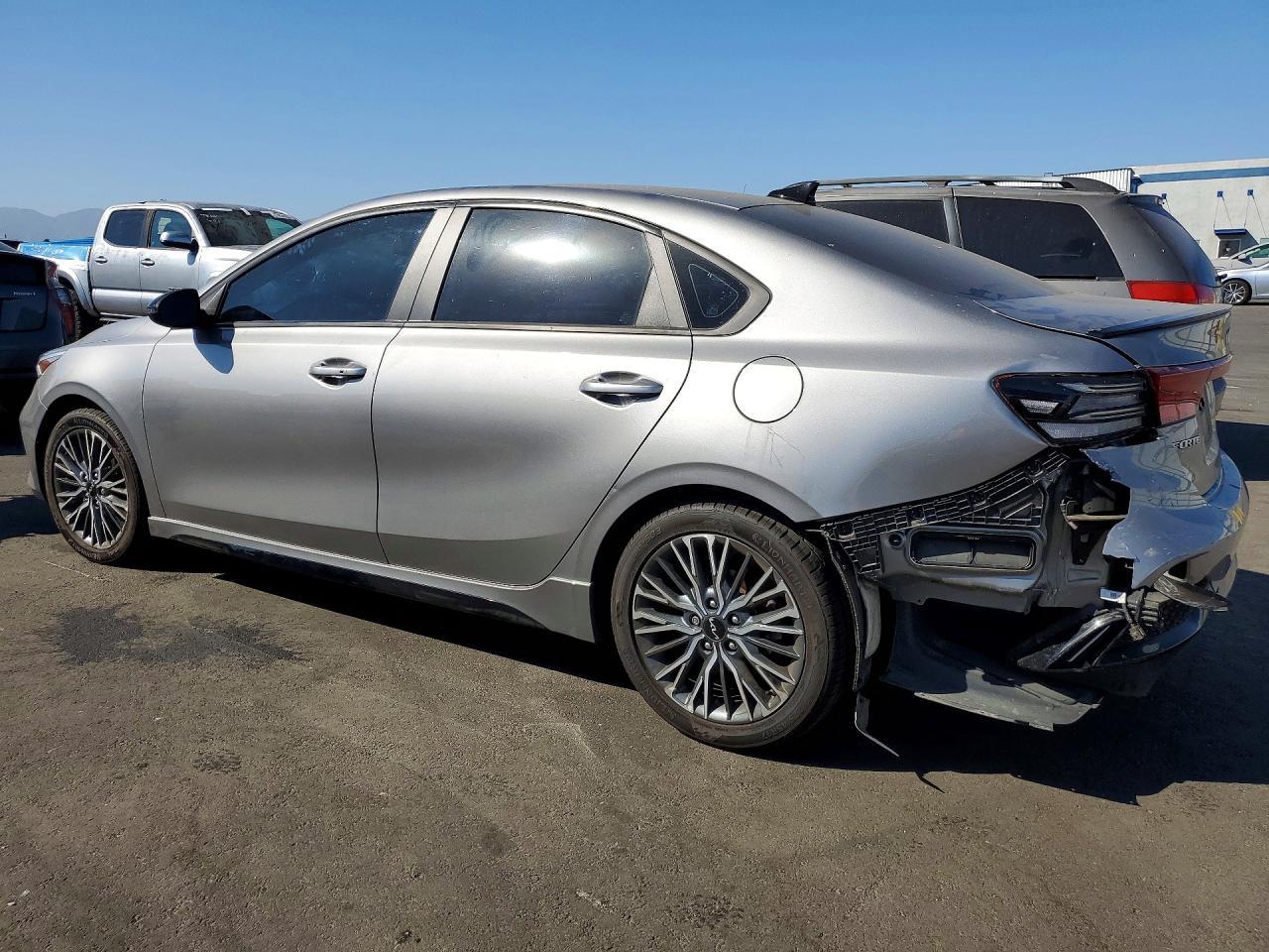 2023 Kia Forte Gt Line - Фото 2
