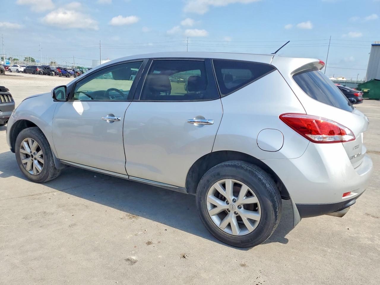 2014 Nissan Murano S - Фото 2