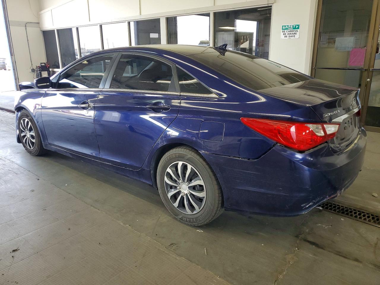 2011 Hyundai Sonata Gls - Image 2