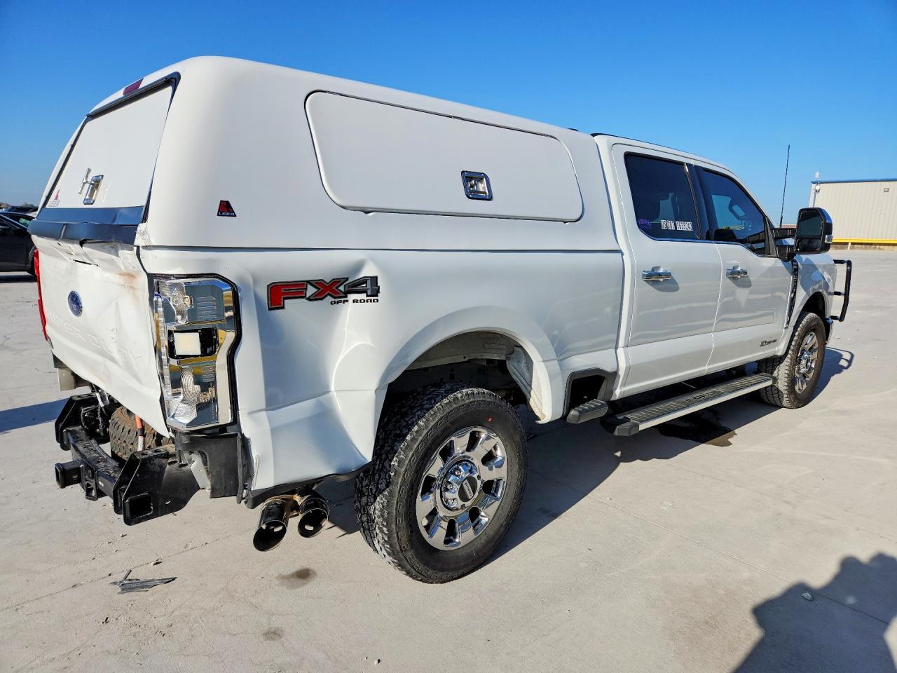 2025 Ford F250 Super Duty - Фото 3