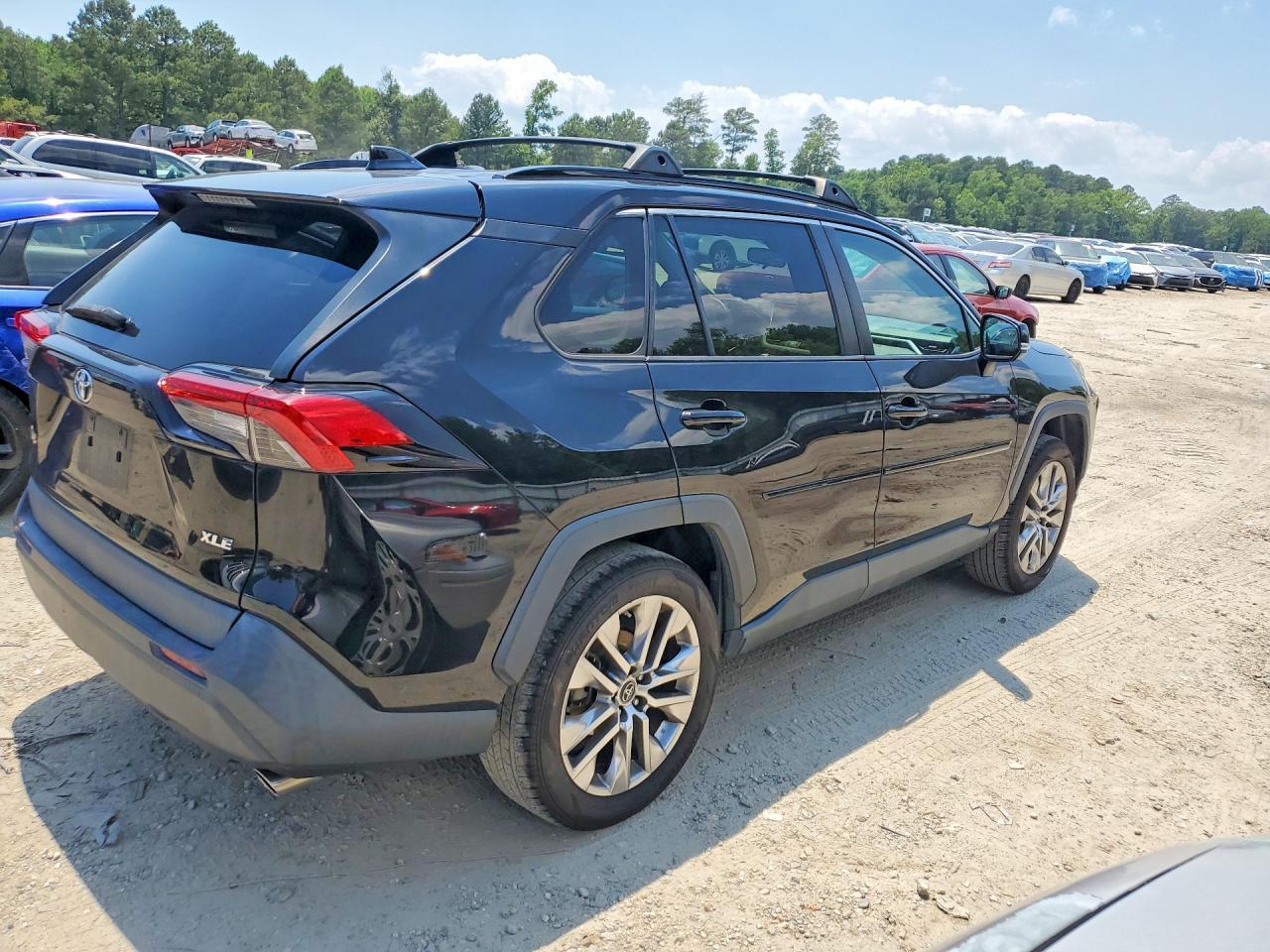 2019 Toyota Rav4 Xle Premium - Image 3