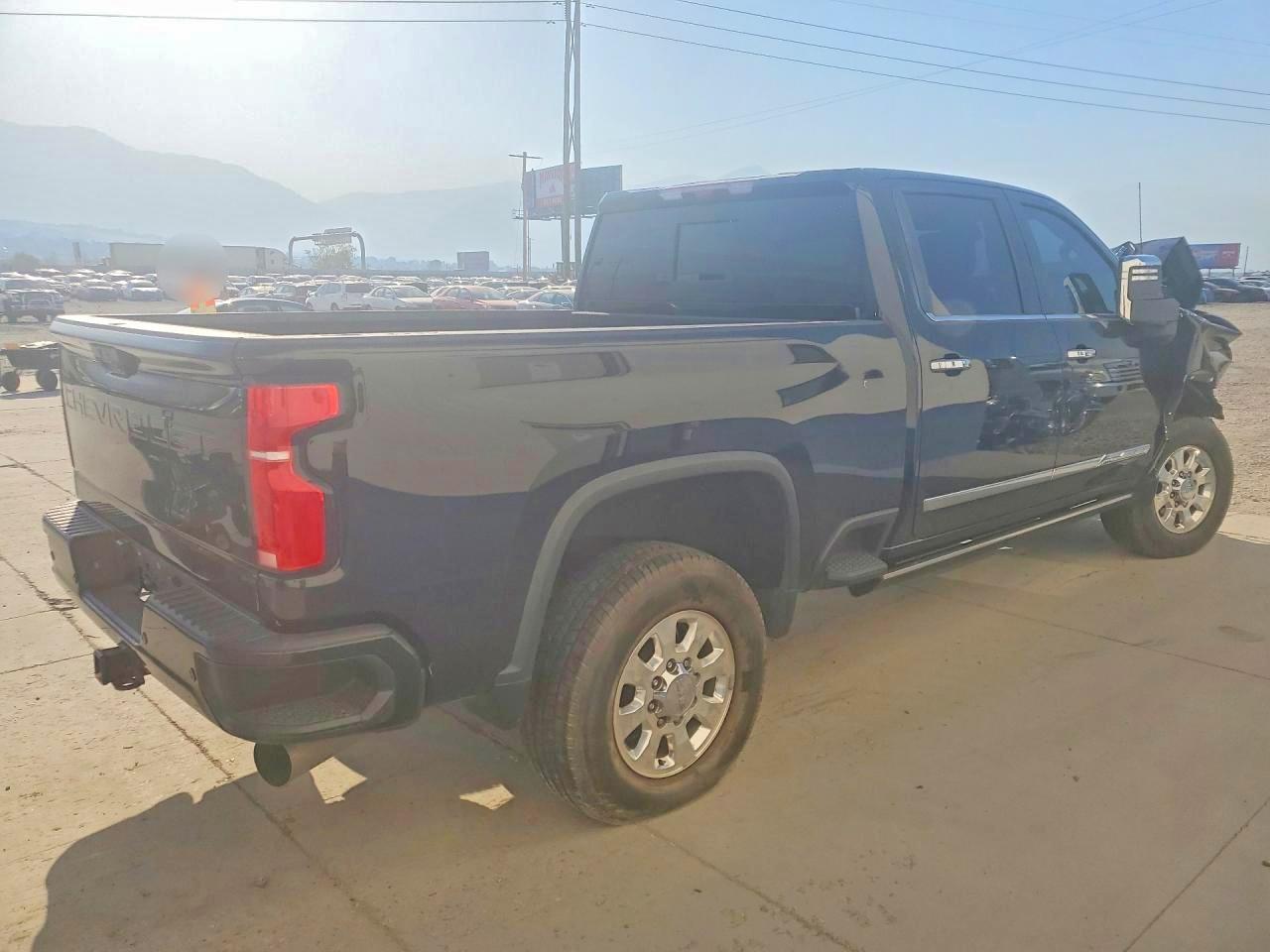 2024 Chevrolet Silverado K3500 High Country - Фото 3