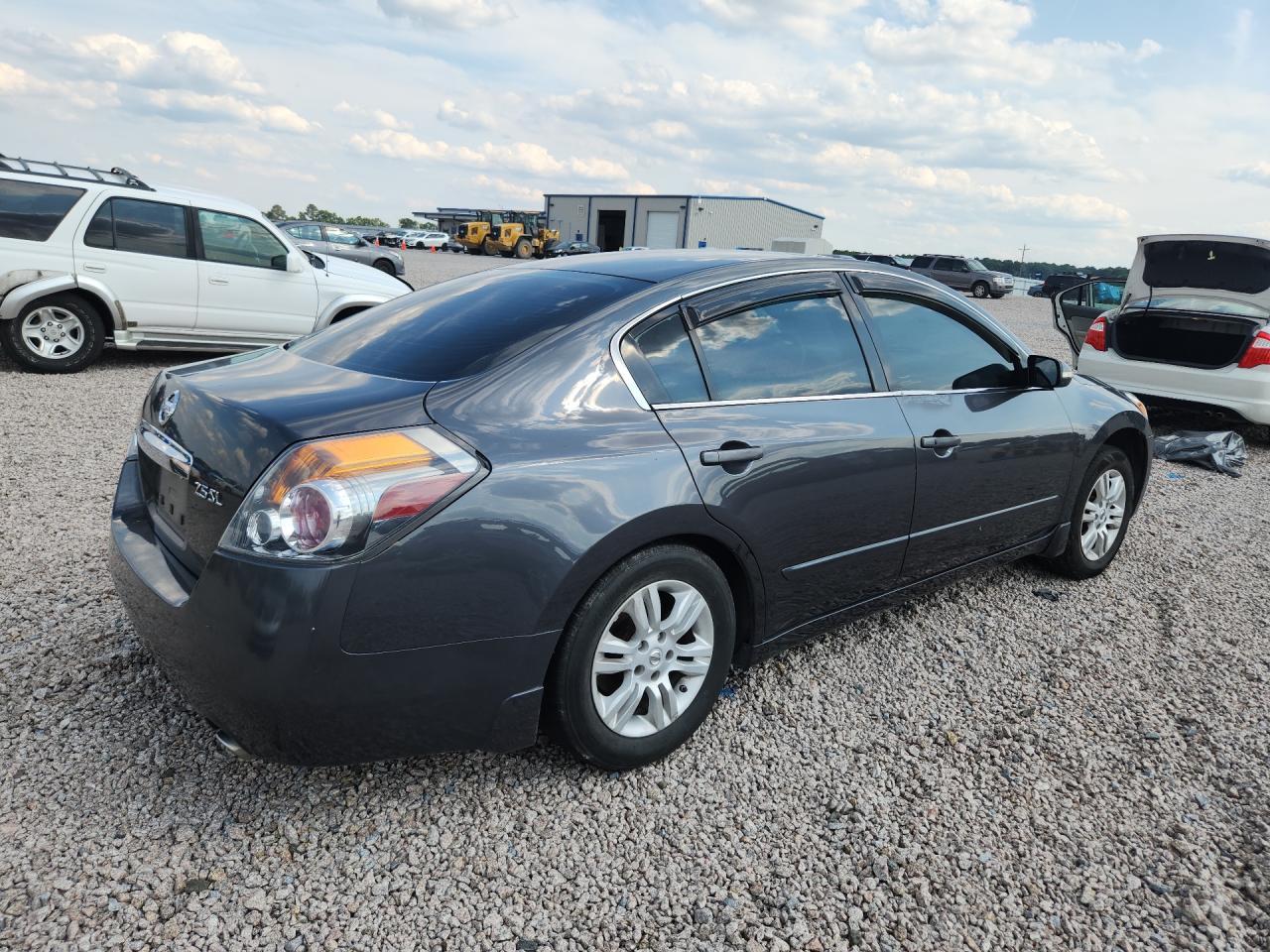 2011 Niss Altima - Фото 3