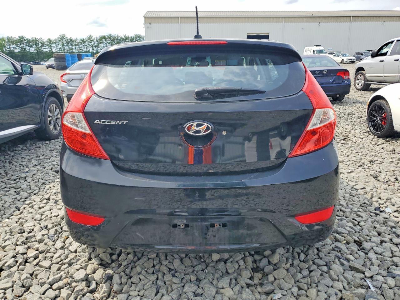 2013 Hyundai Accent - Image 6