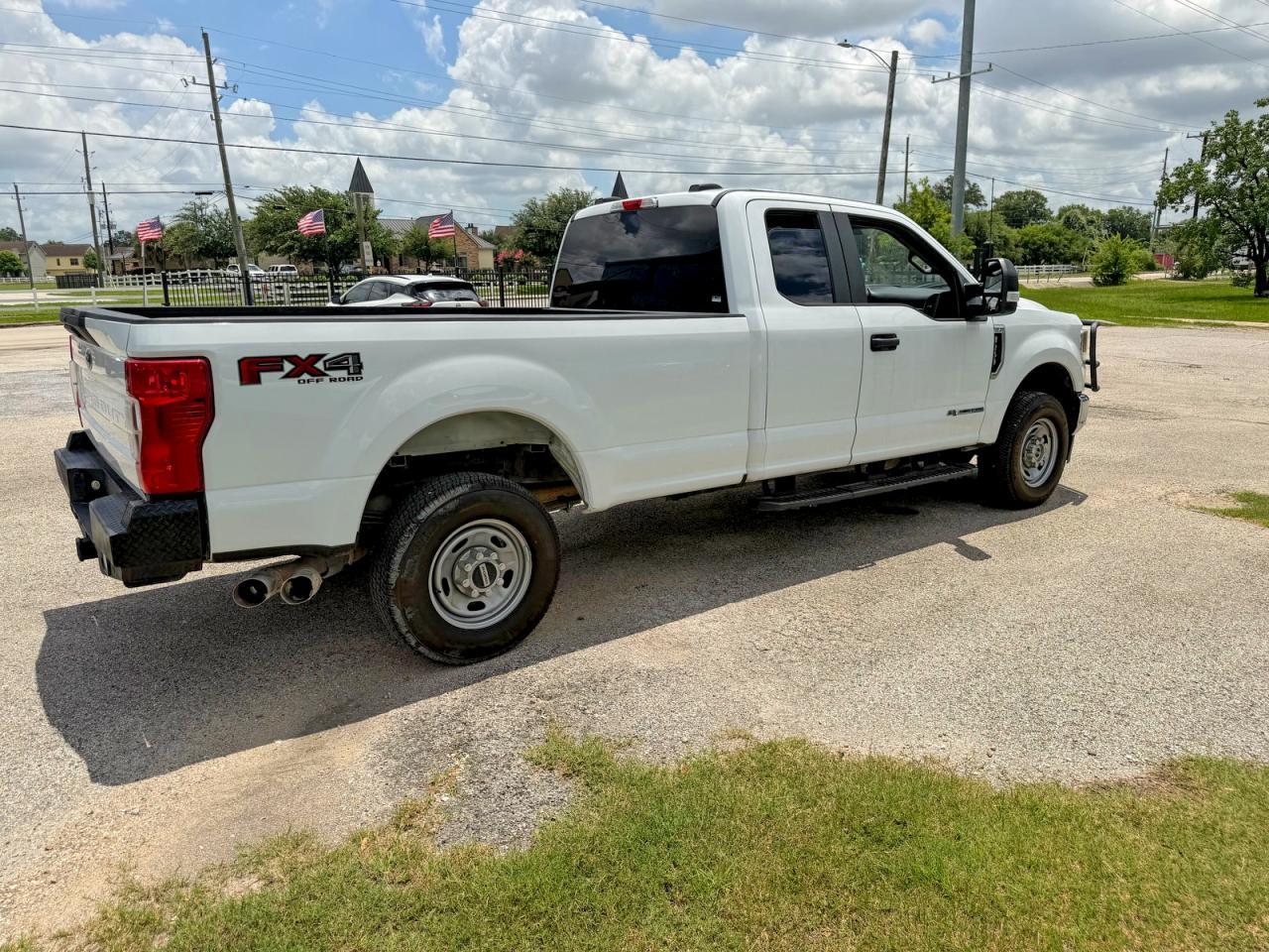 2022 Ford F250 Super Duty - Фото 4