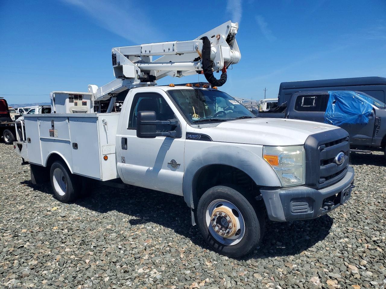 2011 Ford F550 Super - Image 4